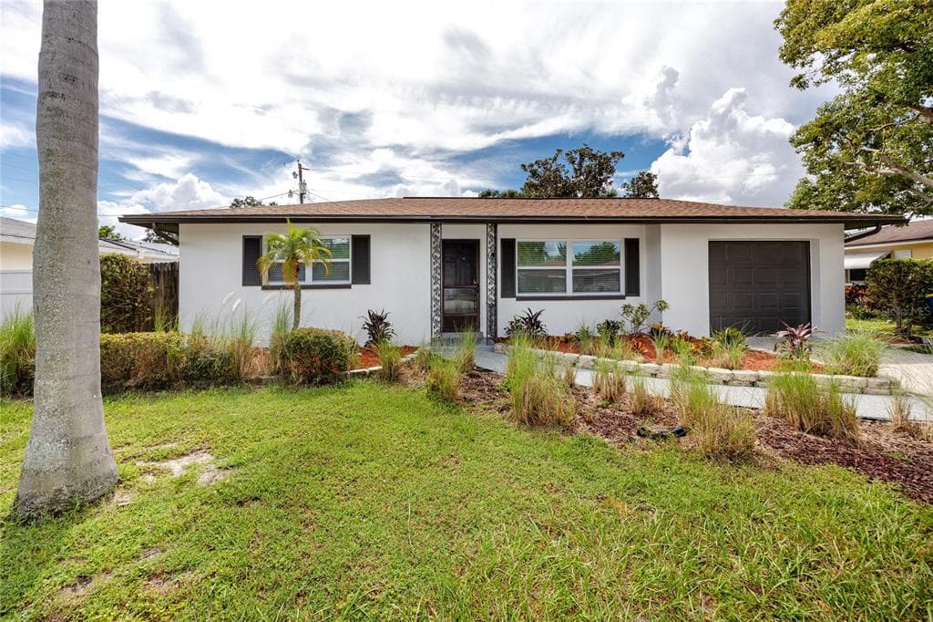 2083 N DRUID CIRCLE CLEARWATER, FL 33764