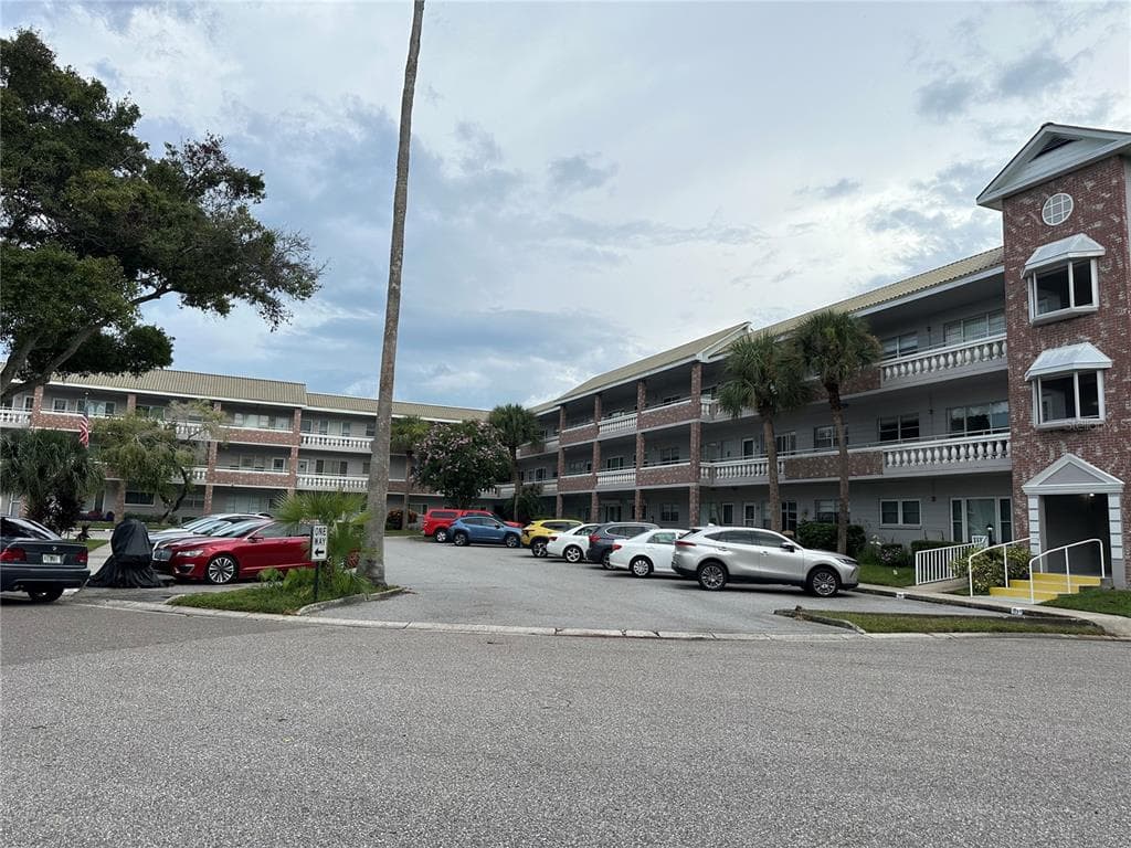 2460 PERSIAN DRIVE UNIT 44 CLEARWATER, FL 33763