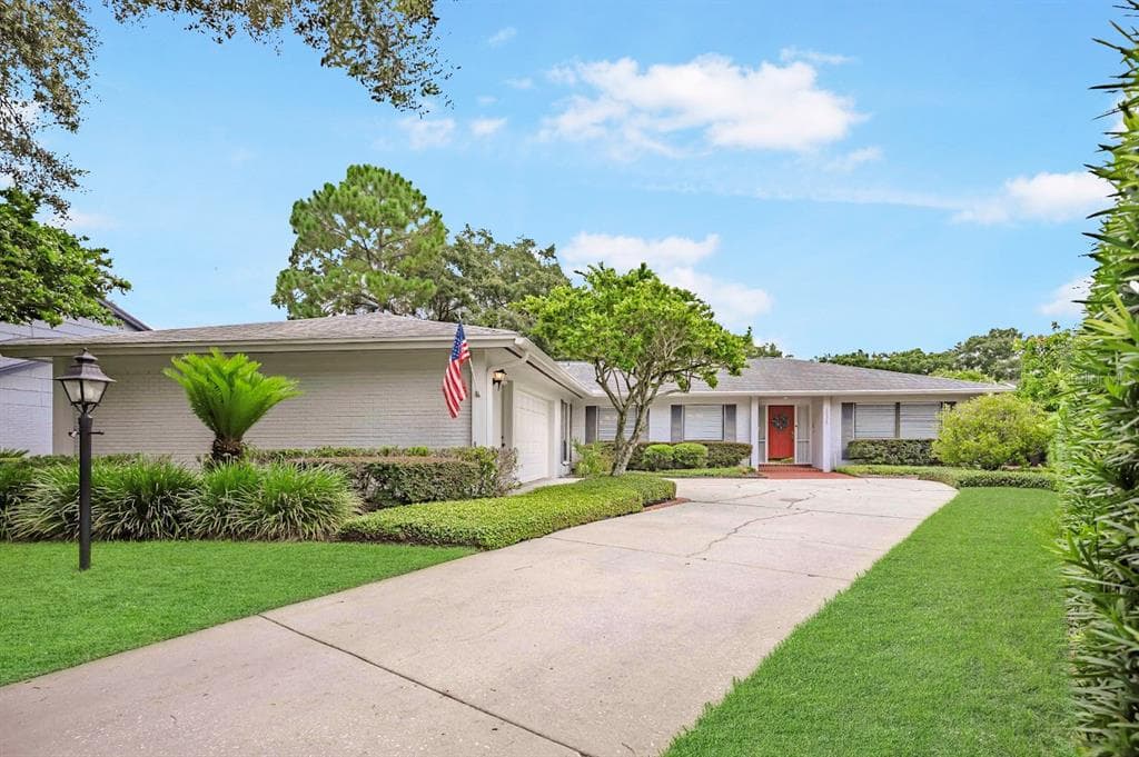10325 RECLINATA LANE TAMPA, FL 33618