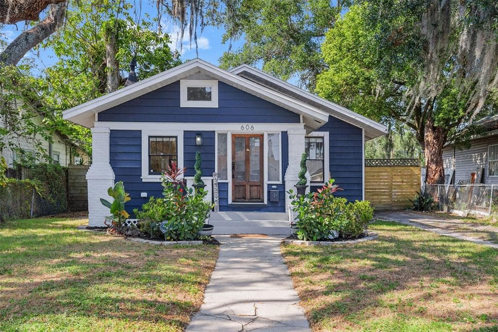 606 E LAMBRIGHT STREET TAMPA, FL 33604