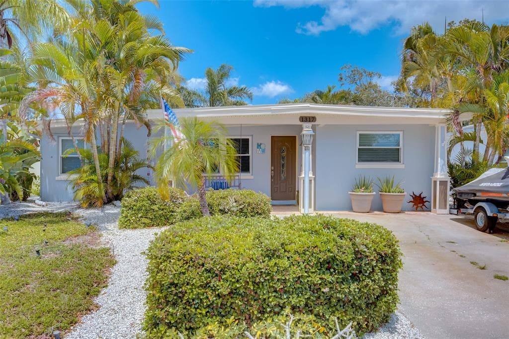 1317 ILLINOIS AVENUE PALM HARBOR, FL 34683