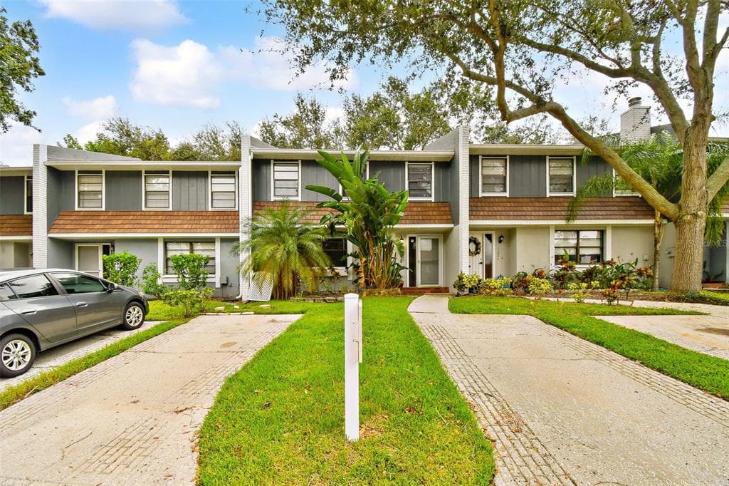 1213 ABBEY CRESCENT LANE CLEARWATER, FL 33759