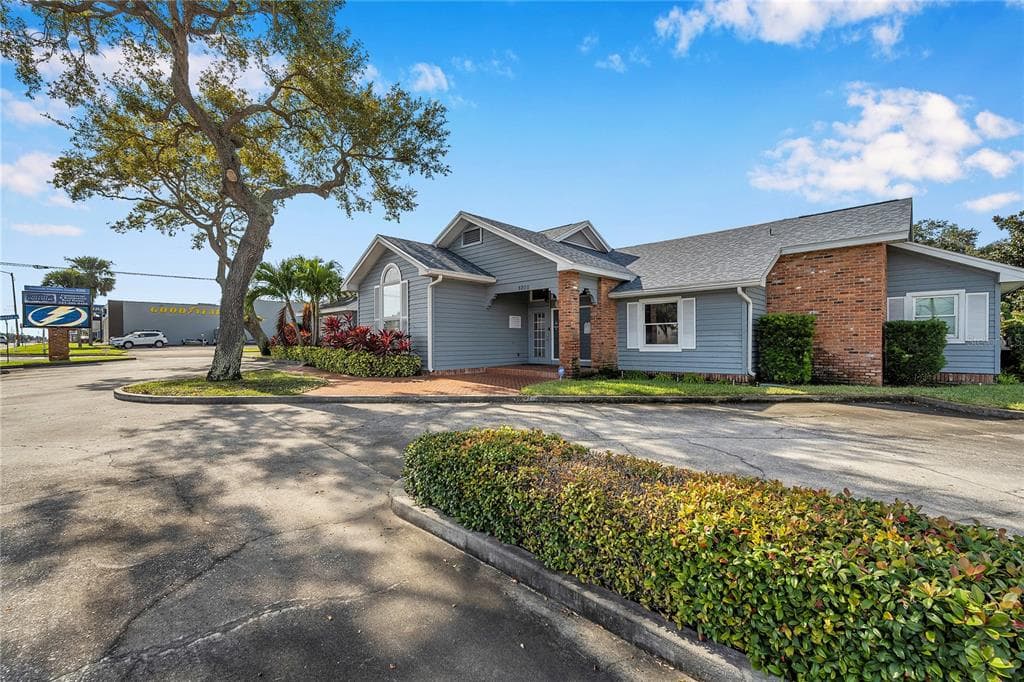 8200 SEMINOLE BOULEVARD SEMINOLE, FL 33772