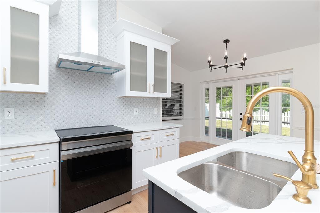 311 OAK CREST DRIVE SAFETY HARBOR, FL 34695