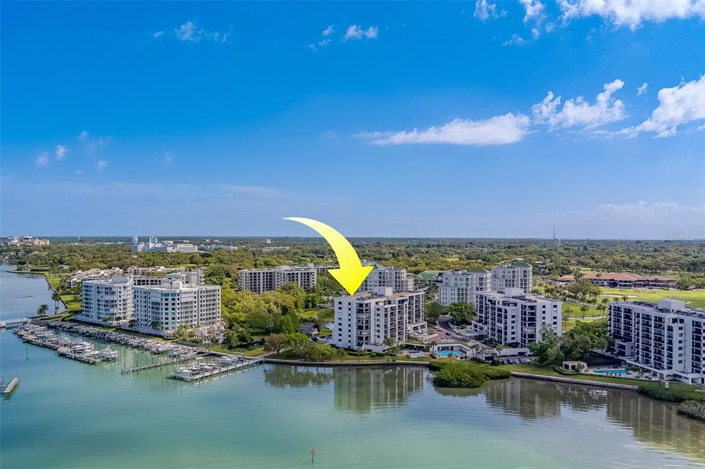 8 BELLEVIEW BOULEVARD UNIT 408 BELLEAIR, FL 33756