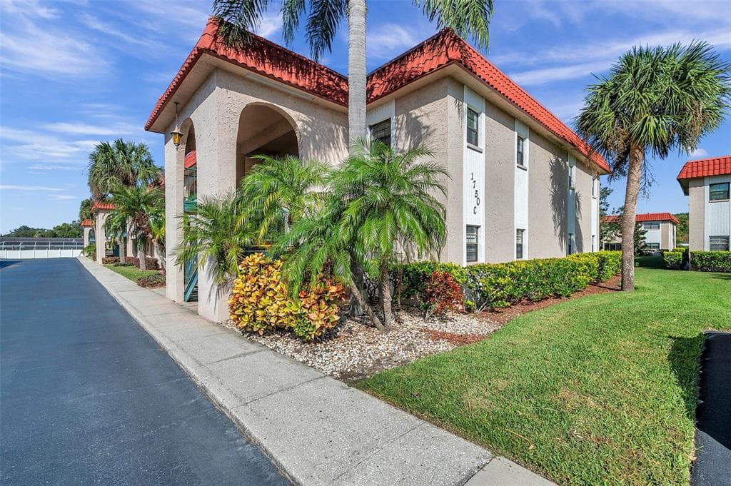 1750 BELLEAIR FOREST DRIVE UNIT C19 BELLEAIR, FL 33756