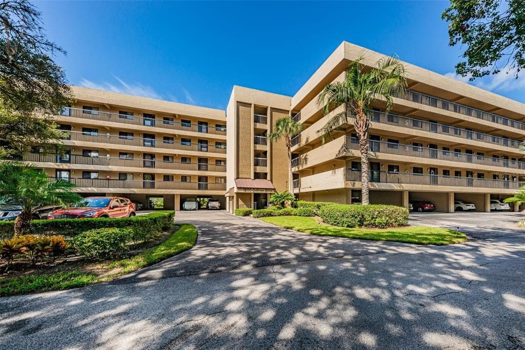 1835 GOLFVIEW DRIVE UNIT 1835