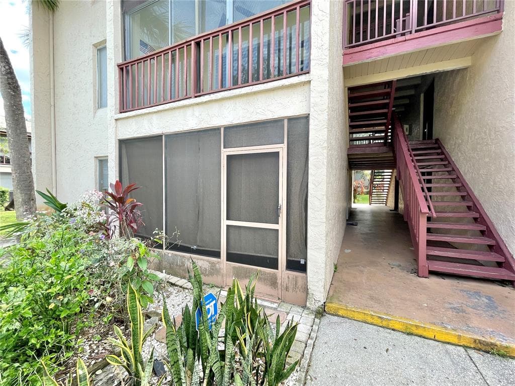 8605 HURON COURT UNIT 31 TAMPA, FL 33614