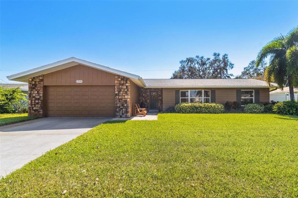 13948 BREWSTER DRIVE LARGO, FL 33774