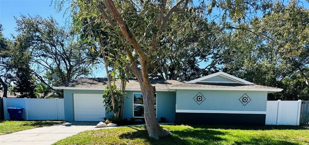 11974 MANDARIN COURT SEMINOLE, FL 33772