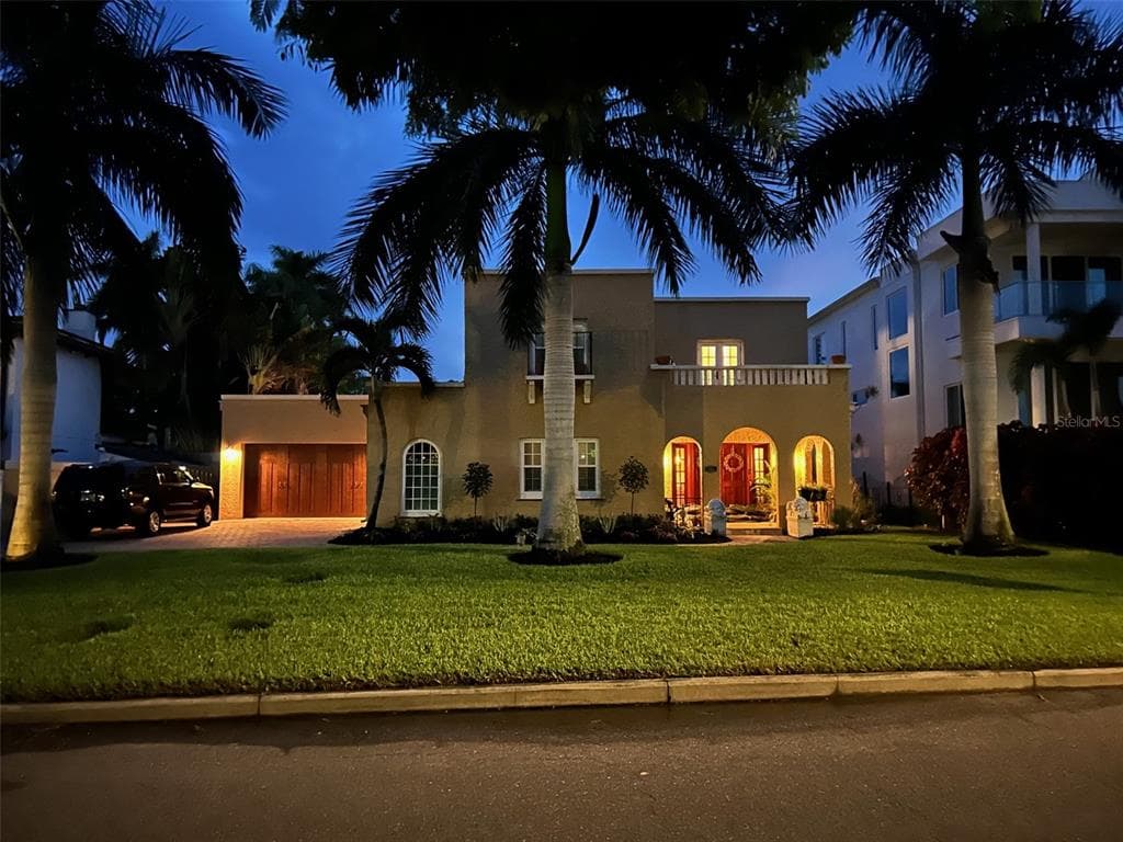 104 PALMERA BOULEVARD NE ST PETERSBURG, FL 33704
