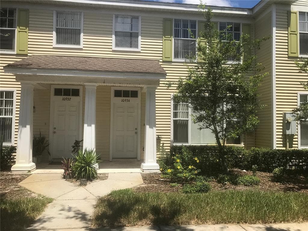 10934 BLACK SWAN COURT SEFFNER, FL 33584