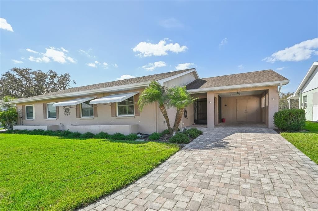 317 GRAYSTON PLACE UNIT 118 SUN CITY CENTER, FL 33573
