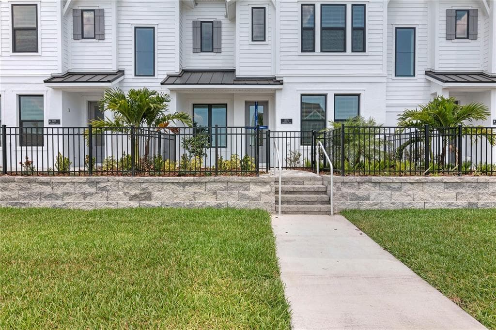 1595 SPRINGWELL LANE SARASOTA, FL 34240