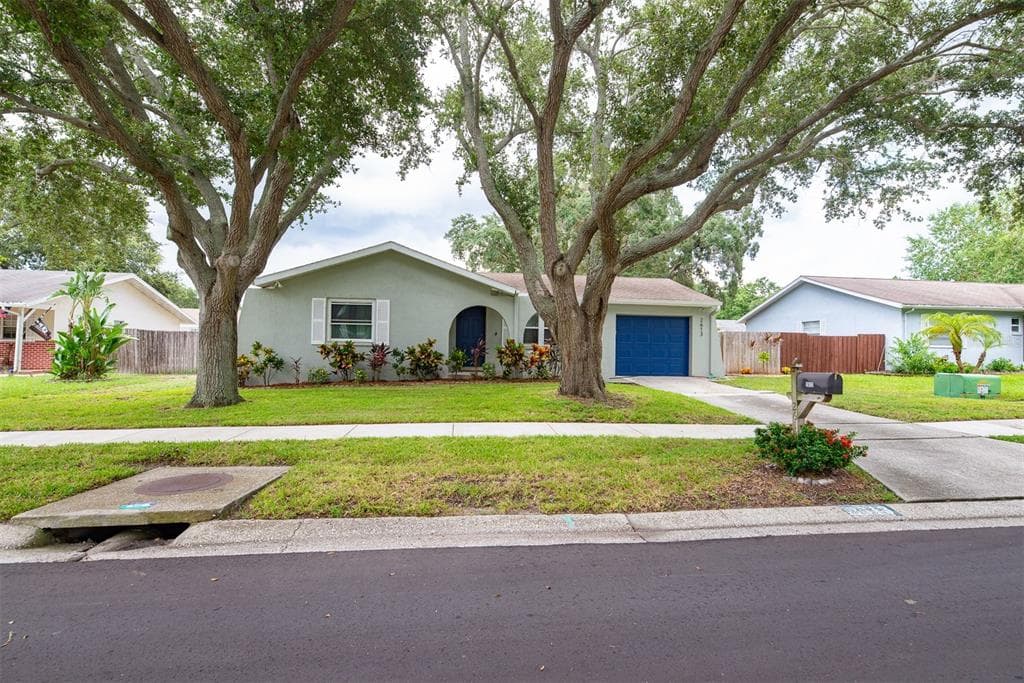 2613 SUMMIT STREET PALM HARBOR, FL 34683