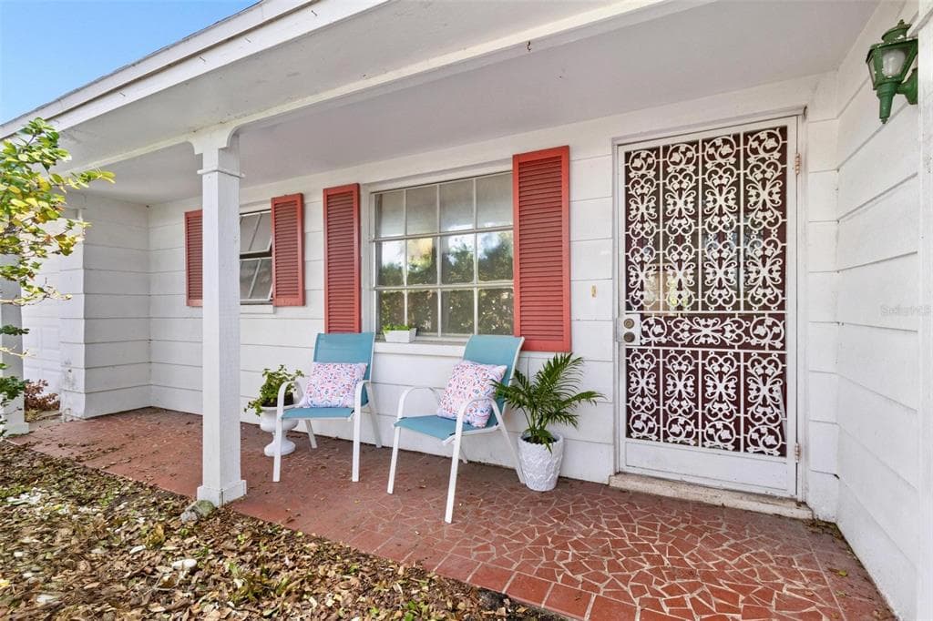 11889 WALKER AVENUE SEMINOLE, FL 33772