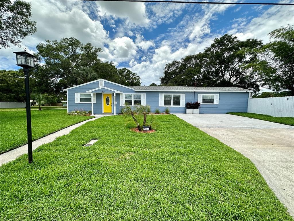 7601 32ND AVENUE N ST PETERSBURG, FL 33710