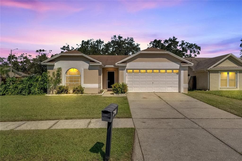 1124 BLOOM HILL AVENUE VALRICO, FL 33596