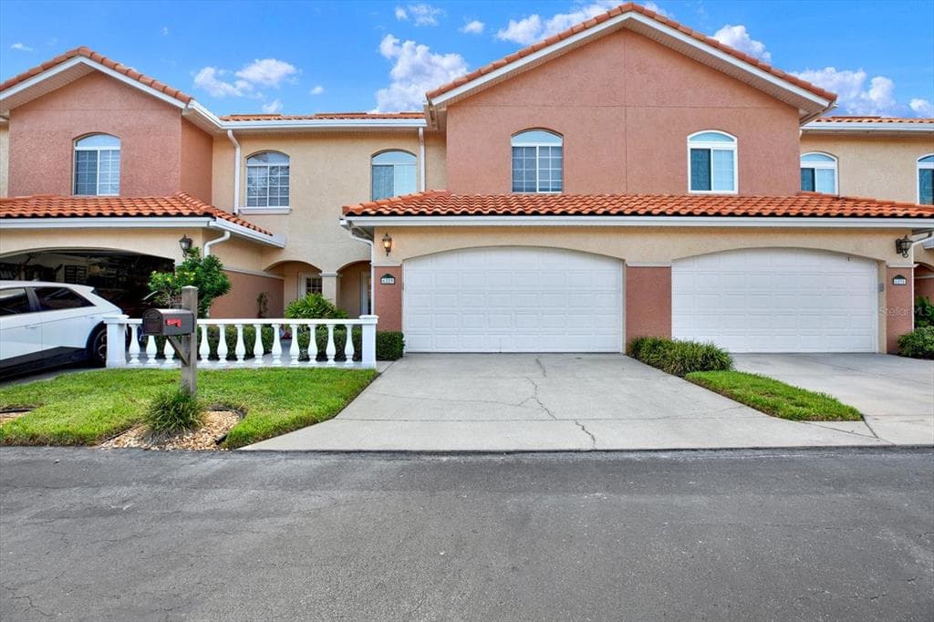 6229 VISTA VERDE DRIVE W ST PETERSBURG, FL 33707