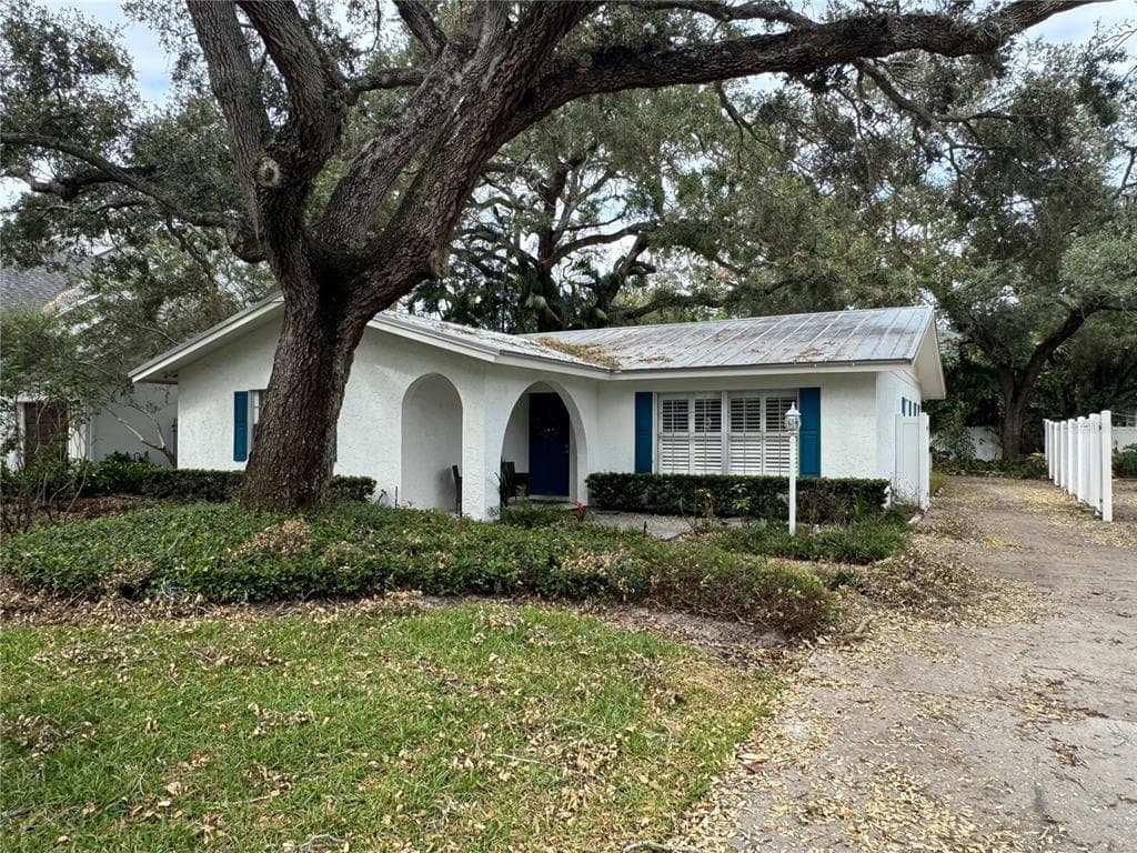 4631 W LEONA STREET TAMPA, FL 33629