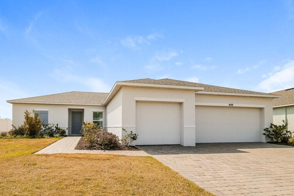 409 BLUE LAKE CIRCLE KISSIMMEE, FL 34758