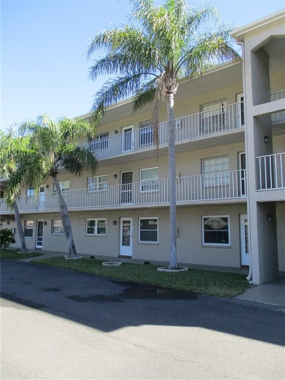 938 VIRGINIA STREET UNIT 105 DUNEDIN, FL 34698