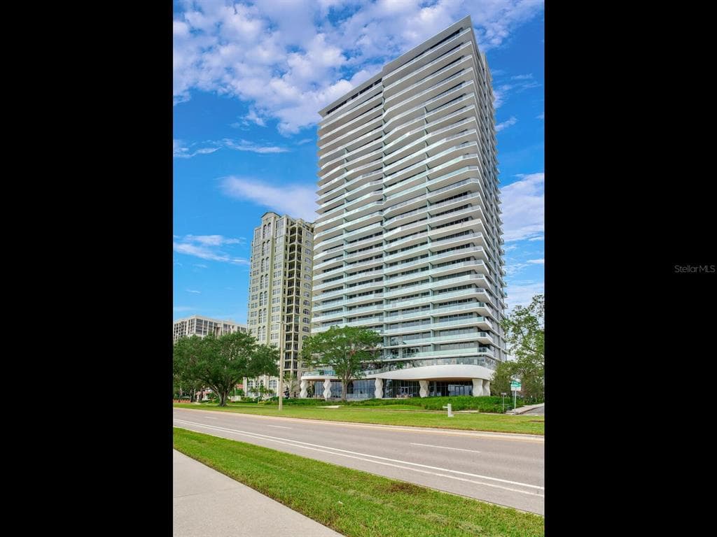 2912 W SANTIAGO STREET UNIT 502 TAMPA, FL 33629