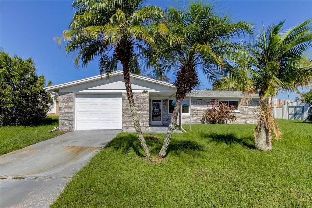 2716 FLINT ISLE PLACE HOLIDAY, FL 34691