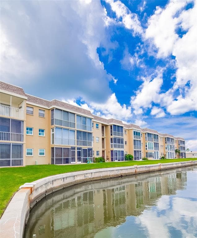 1 BOCA CIEGA POINT BOULEVARD UNIT 310 ST PETERSBURG, FL 33708