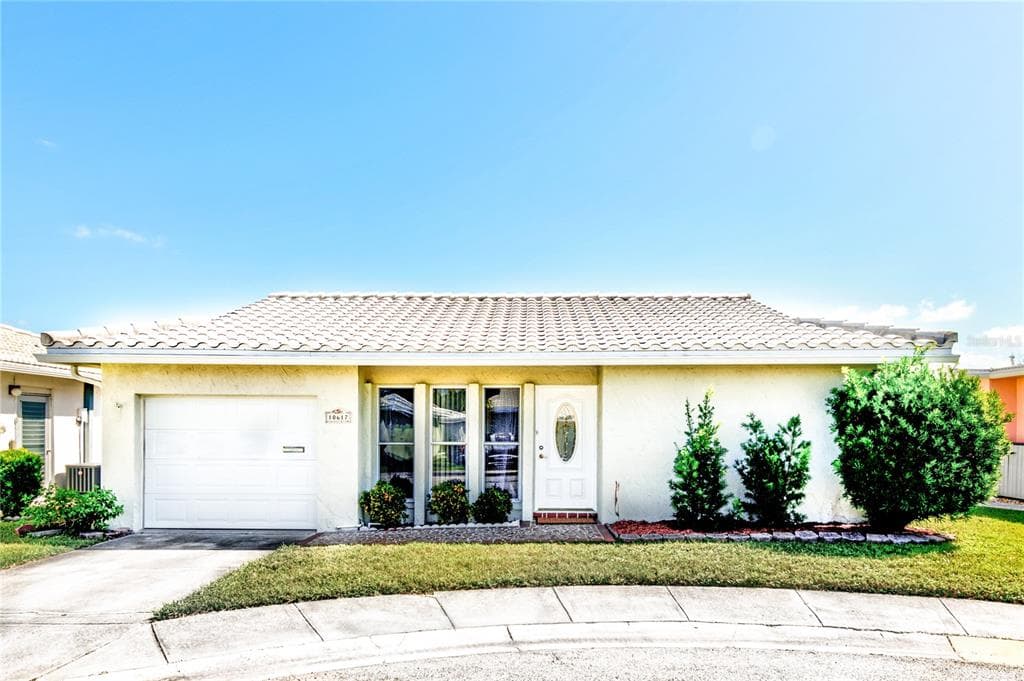 10617 SANDALWOOD COURT N PINELLAS PARK, FL 33782