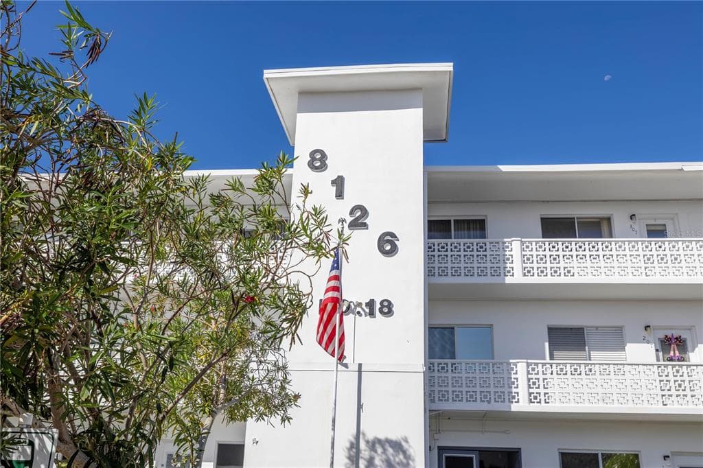 8126 112TH STREET UNIT 101 SEMINOLE, FL 33772