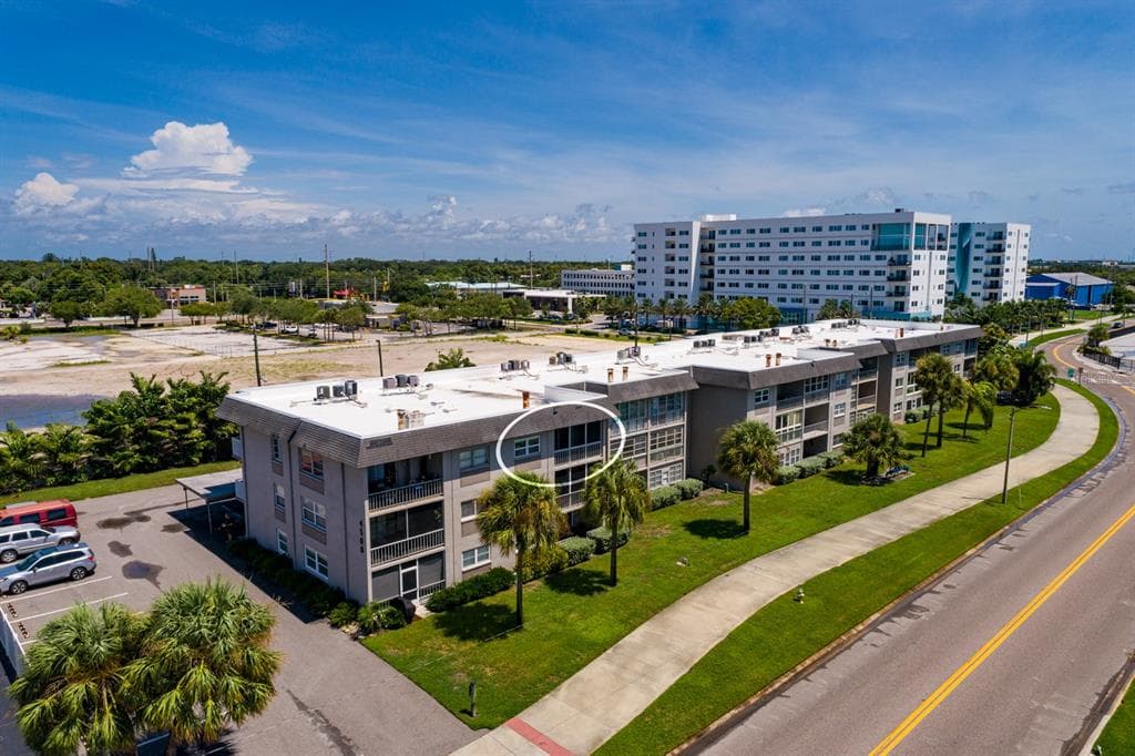 4500 37TH STREET S UNIT 32 ST PETERSBURG, FL 33711