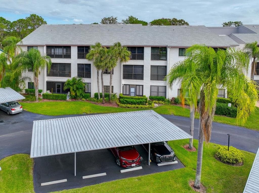 1001 TARTAN DRIVE UNIT 207 PALM HARBOR, FL 34684