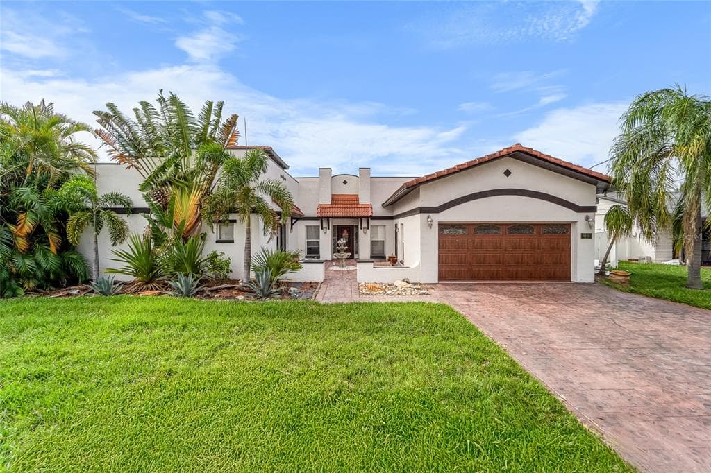 4618 BAY CREST DRIVE TAMPA, FL 33615