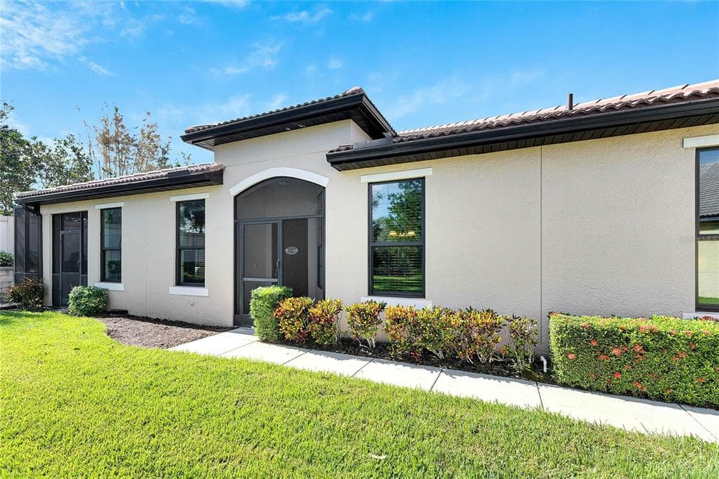 202 MYSTIC FALLS DRIVE APOLLO BEACH, FL 33572