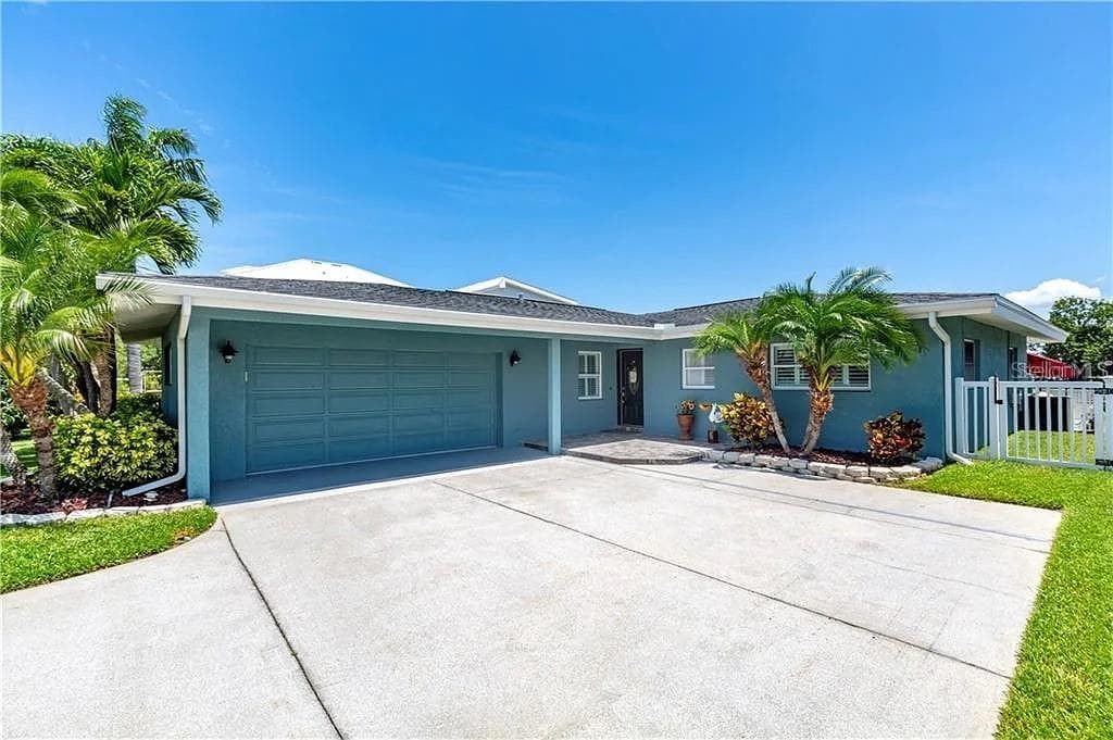 16105 4TH STREET E REDINGTON BEACH, FL 33708