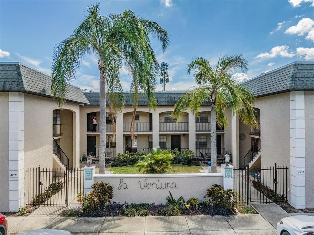 3718 W MCKAY AVENUE UNIT 204 TAMPA, FL 33609
