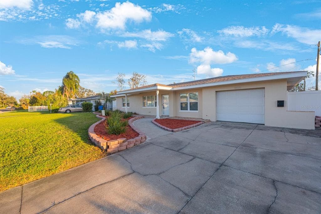 3820 18TH AVENUE N ST PETERSBURG, FL 33713