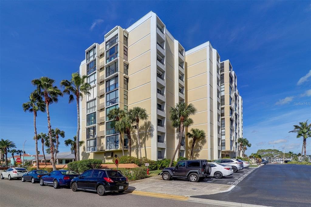 800 S GULFVIEW BOULEVARD UNIT 208 CLEARWATER, FL 33767