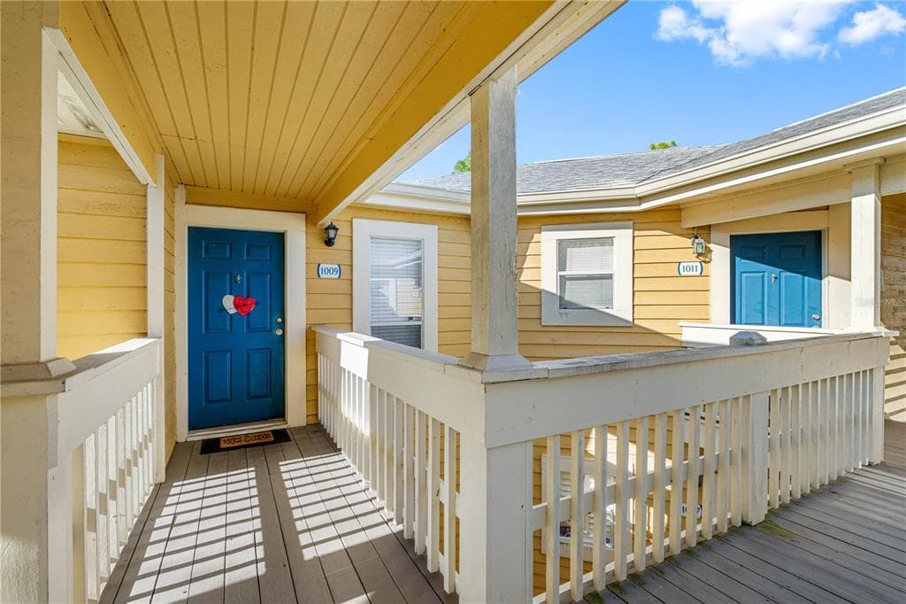115 112TH AVENUE NE UNIT 1009 ST PETERSBURG, FL 33716