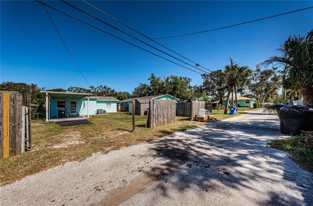 5612 BURLINGTON AVENUE N ST PETERSBURG, FL 33710