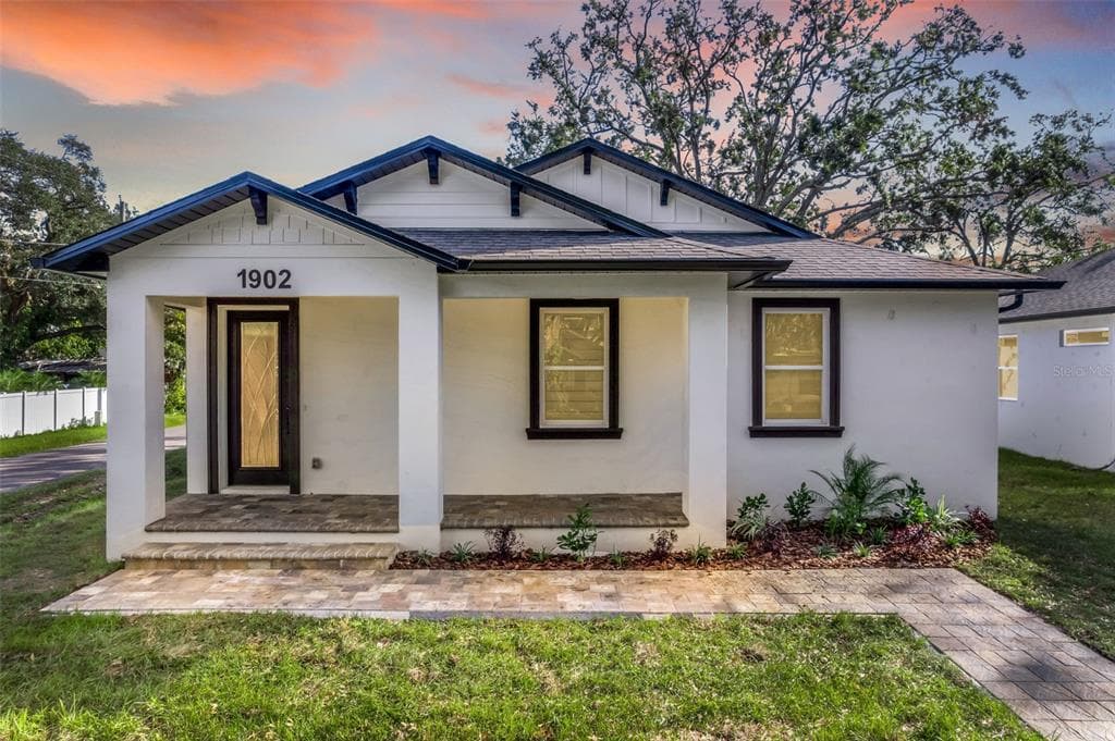 1902 W FLORA STREET TAMPA, FL 33604