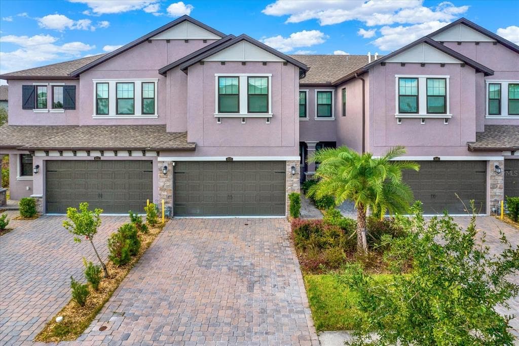 4539 ALMADA LANE WESLEY CHAPEL, FL 33543