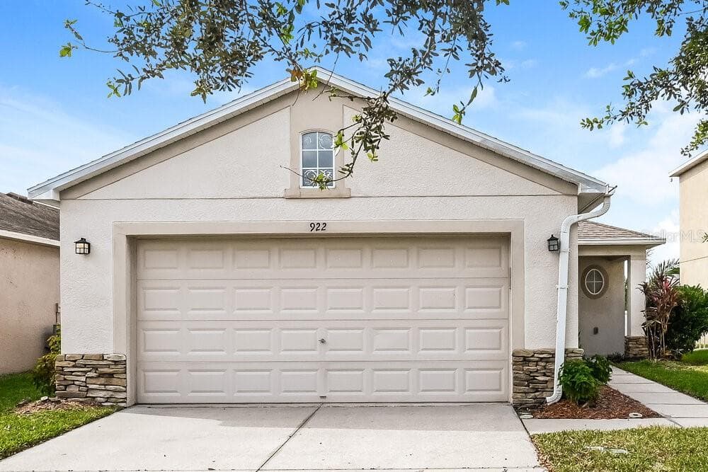 922 SEMINOLE SKY DRIVE RUSKIN, FL 33570