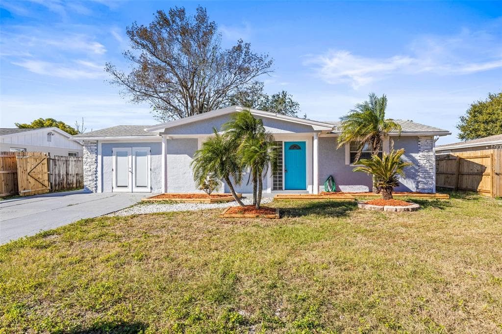 3243 ROCK ROYAL DRIVE HOLIDAY, FL 34691