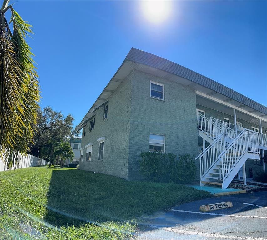 5287 81ST STREET N UNIT 1 ST PETERSBURG, FL 33709