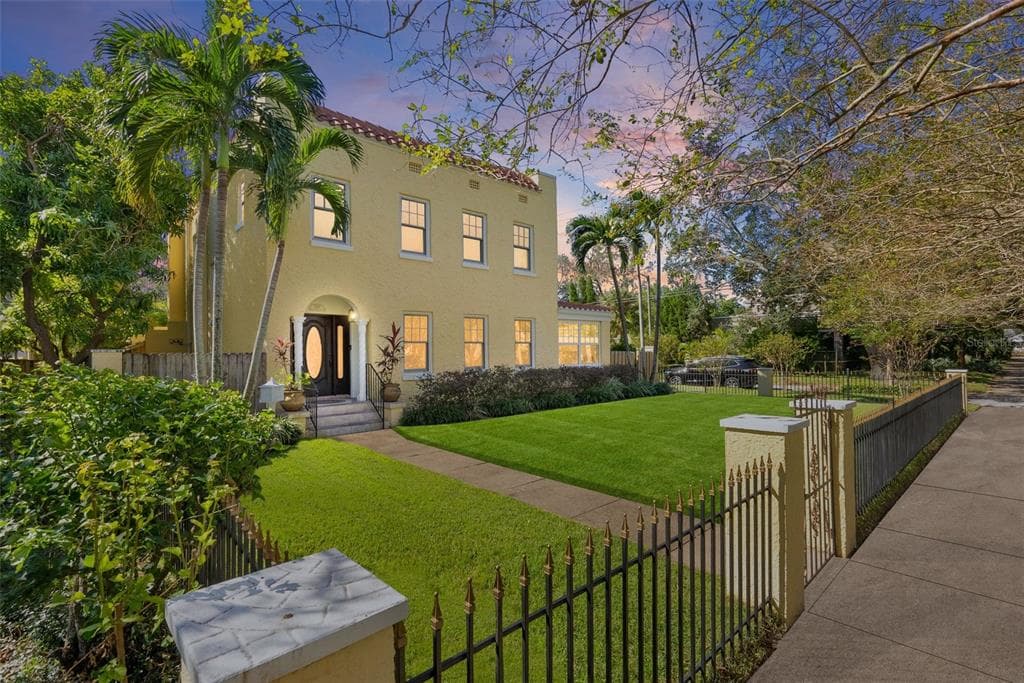 1140 14TH AVENUE N ST PETERSBURG, FL 33705
