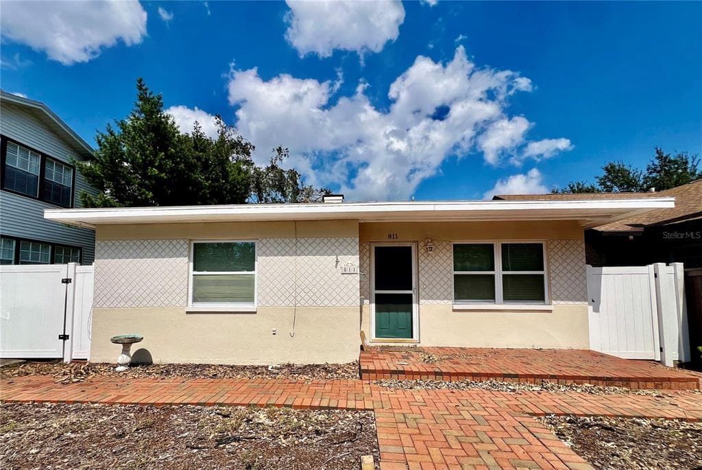811 20TH AVENUE N ST PETERSBURG, FL 33704