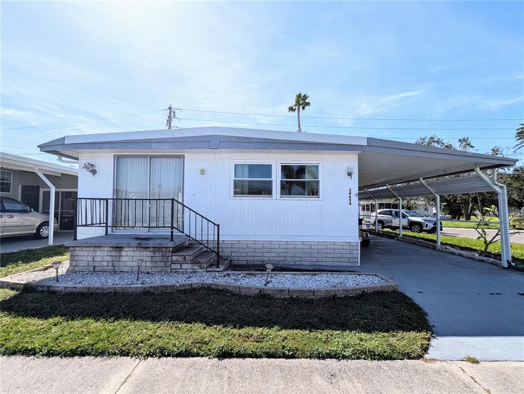 34614 PINE DRIVE N PINELLAS PARK, FL 33781