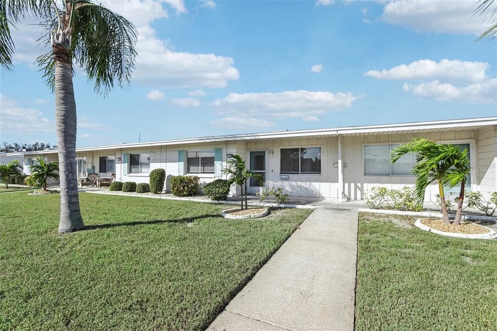 718 AUGUSTA DRIVE SUN CITY CENTER, FL 33573